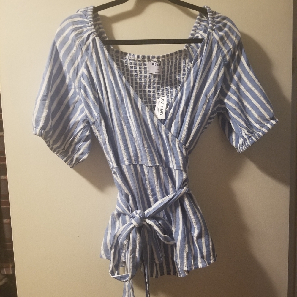 Blue and white wrap top.